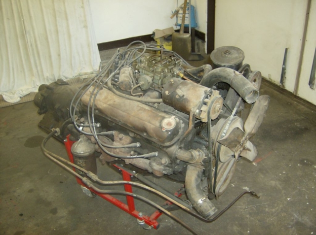 Pontiac 347 motor och Hydramatic låda före renovering